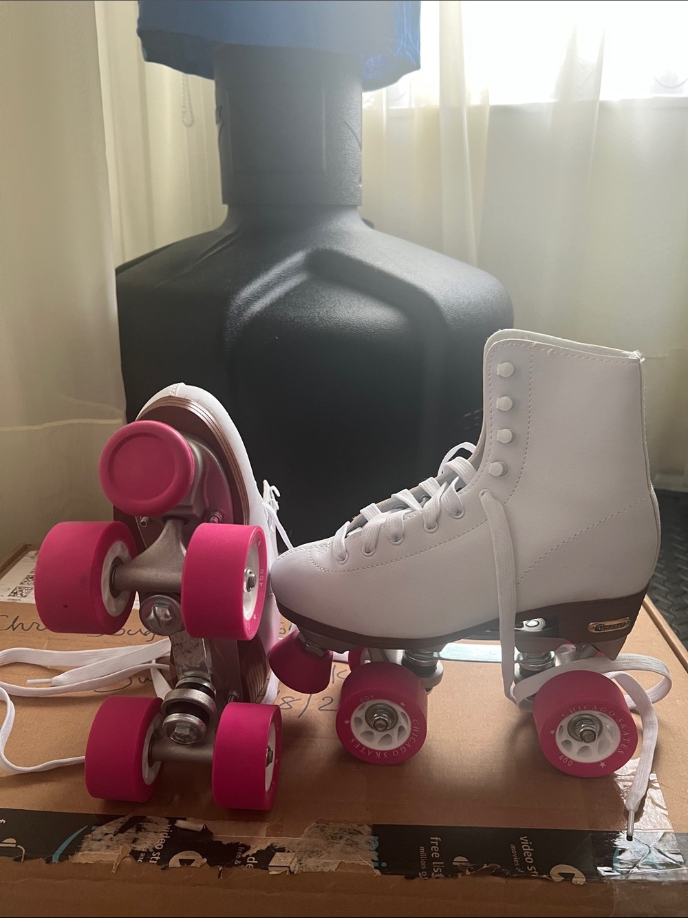 #2759**White Roller Skates with Hot Pink Wheels - Picture 3 of 17